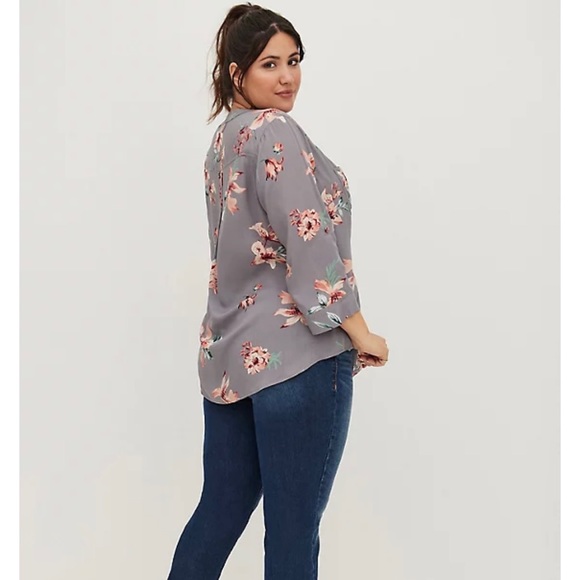 NWT HARPER - SLATE GREY FLORAL CHALLIS PULLOVER BLOUSE - Picture 3 of 5